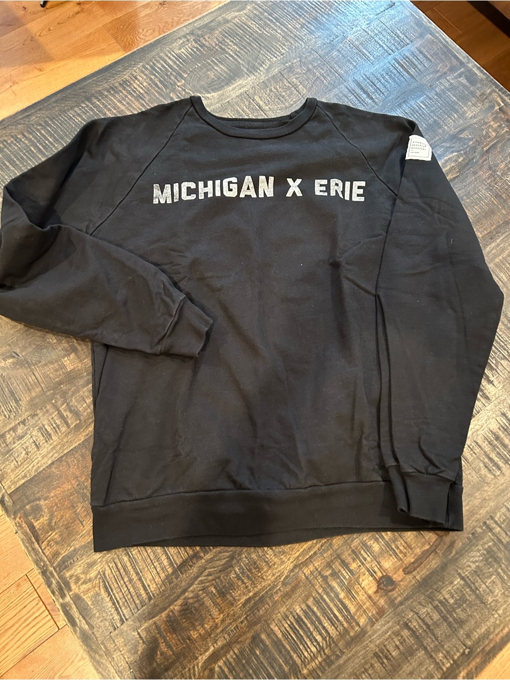 Starbucks Reserve Roastery Chicago Michigan X Erie Sweatshirt Black Medium